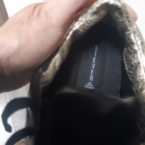 Steve Madden Black Runners (Sneakers) with gold and silver trim Size 8 - Picture 7 of 13